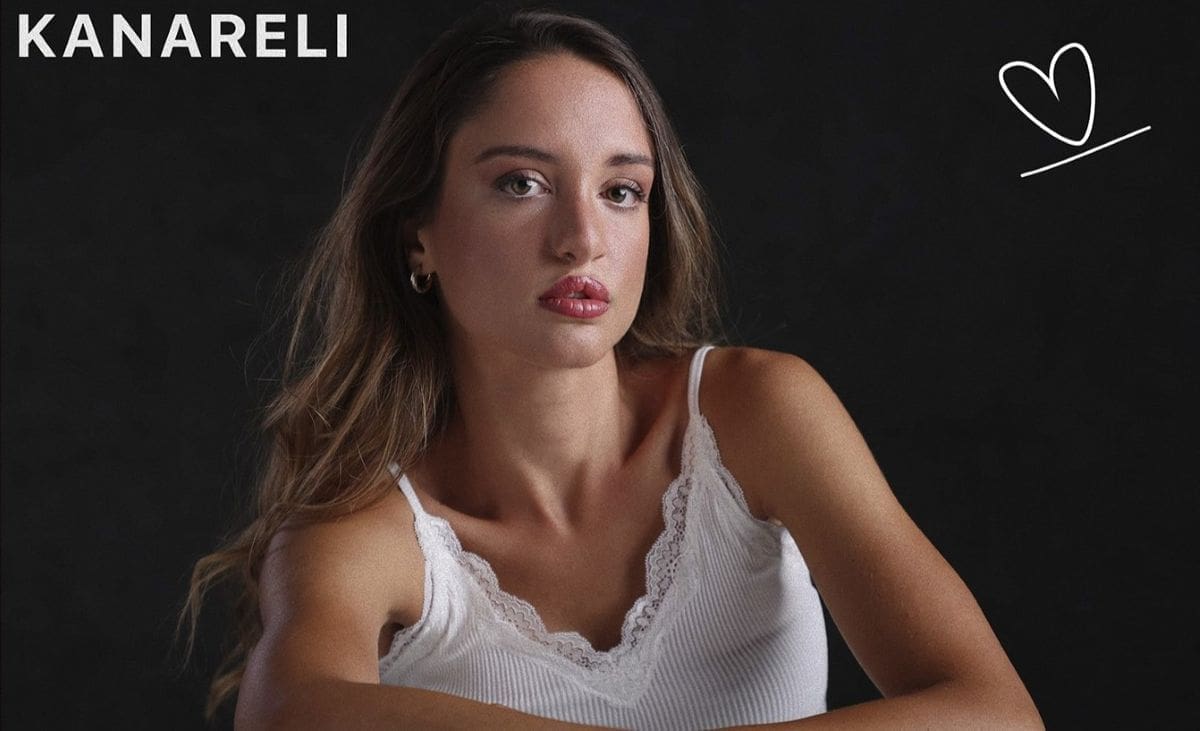 Αιμιλία Καναρέλη: Κυκλοφορεί το νέο της τραγούδι «Ρομαντική»