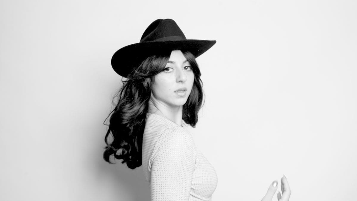 Vasilikí - με το "Every You Every Me"