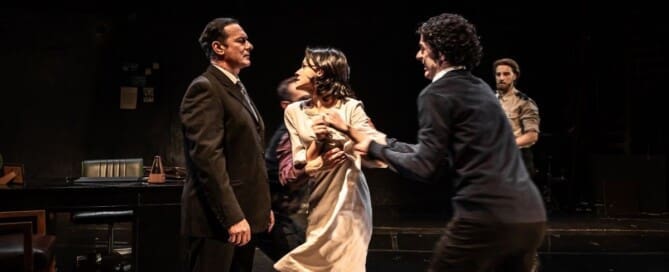 «Αντιγόνη» του Σοφοκλή. Σκηνοθεσία: Θανάσης Σαράντος. Θέατρο Ροές.