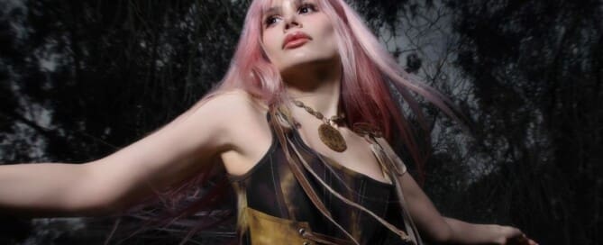 Mikay: To “Labyrinth” κυκλοφορεί επίσημα!