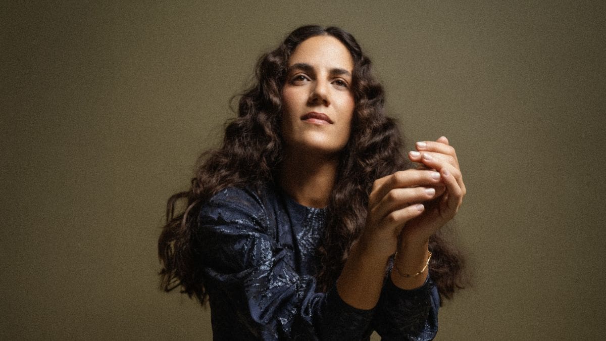 Η Eleni (Ελένη Αράπογλου) μιλά στο YoungPeople.GR