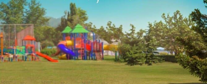 Ο Κωστής Μαραβέγιας χρωματίζει με τη φωνή του το τραγούδι τίτλων της νέας και ήδη πολύ επιτυχημένης σειράς του ALPHA με τίτλο «Μπαμπά σ' αγαπώ»