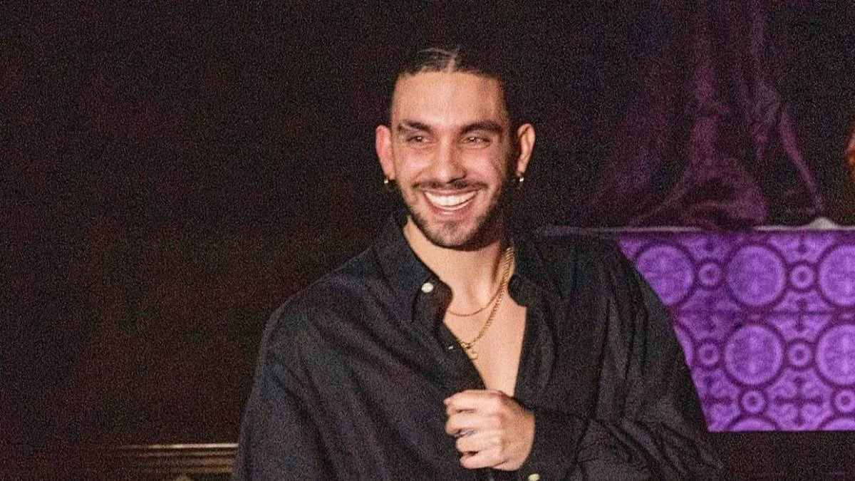 KIRA MAY CRY: Κυκλοφορεί το πρώτο του άλμπουμ «πληγές.»